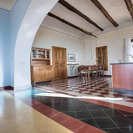 Appartement Sleeps 8 Castellabate