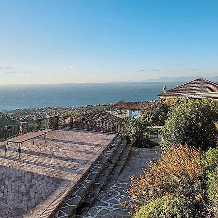 Sleeps 8 * Castellabate